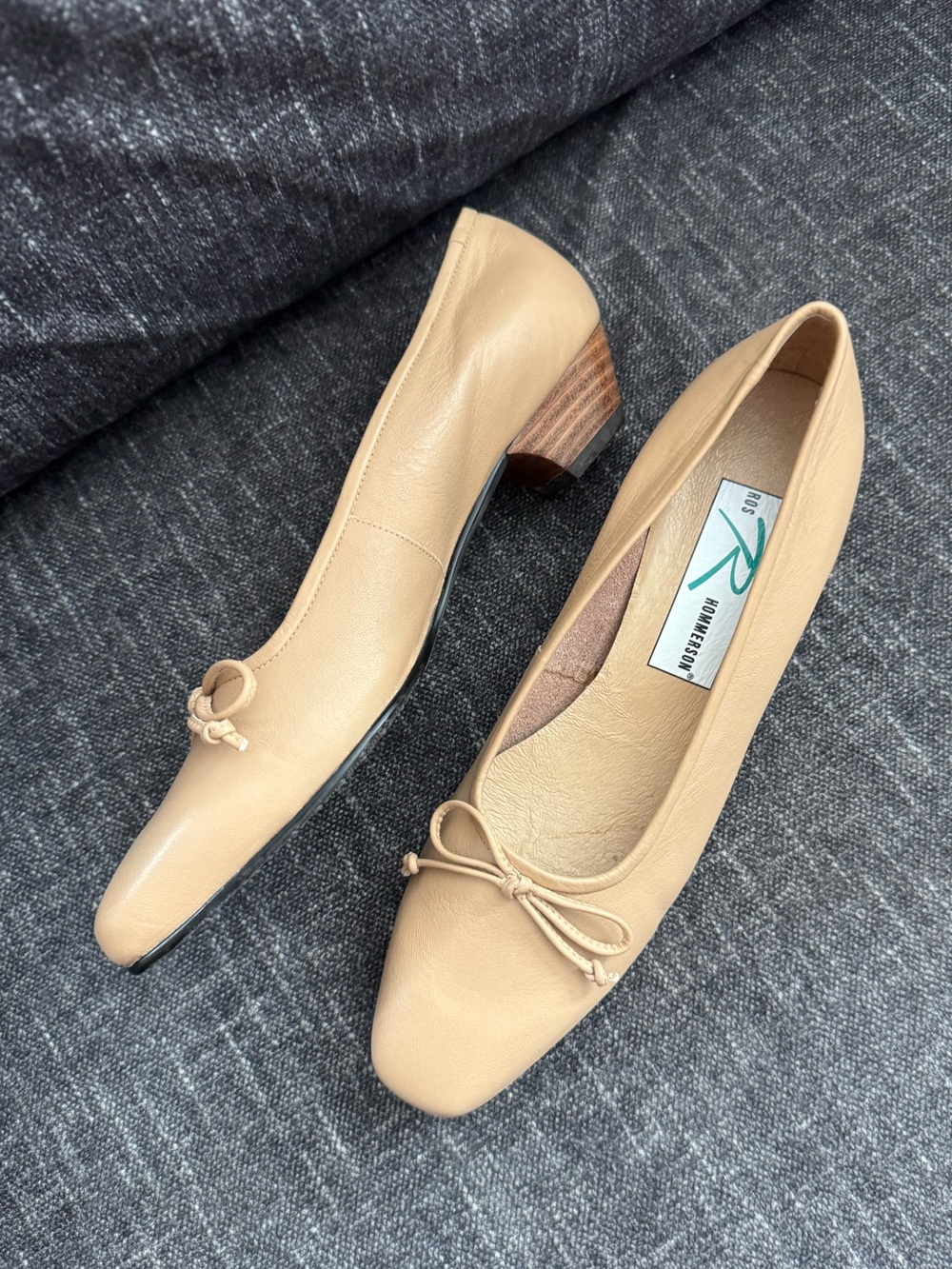 Ros Hommerson | ballet flat small heel (kitten heel) tan leather Excellent cond.